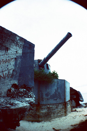 Brittish WWII 15" Gun on Tarawa - Kiribati